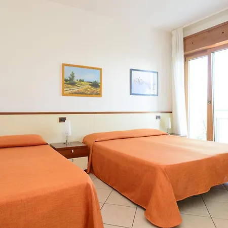 Sunbeach * Линьяно-Саббьядоро